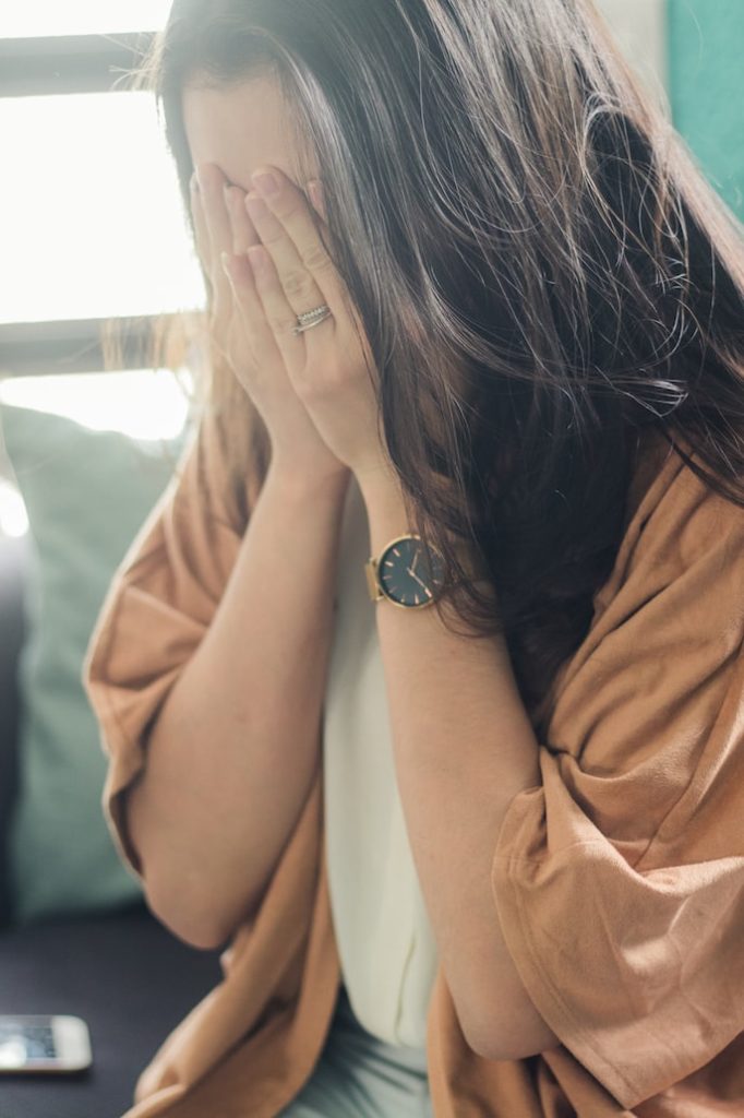 Panic Disorder in Females - 10 Common Symptoms And Treatment options
